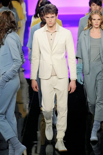 Look 50